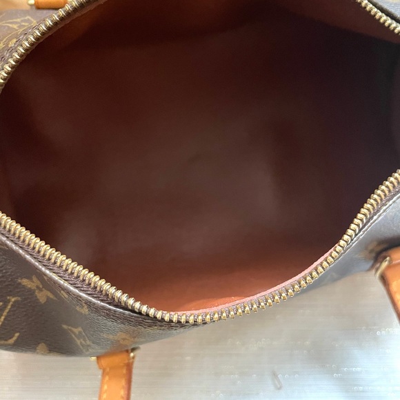 Authentic Louis Vuitton Papillon 26 - Picture 3 of 14